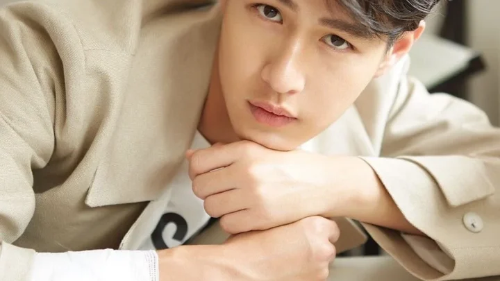 Pathompong Reonchaidee Biography: Girlfriend, Movies, Age, Height, Ethnicity, Parents, Instagram