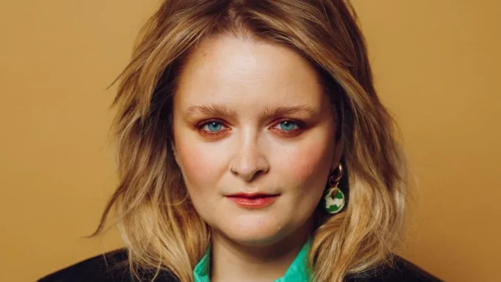 Louise McSharry Biography: Parents, Books, Awards, Ethnicity, Age, Height, Podcast, Husband, Net Worth