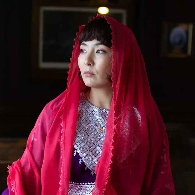 Elaha Soroor Biography: Husband, Net Worth, Height, Age, Parents, Songs & Albums, Awards, Siblings, Children