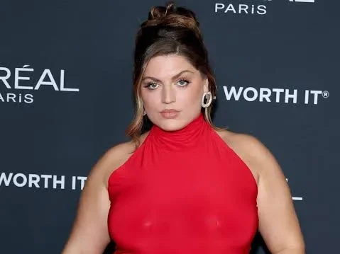 Ella Halikas Biography: Age, Net Worth, Height, Parents, Siblings, Career, Instagram, Husband