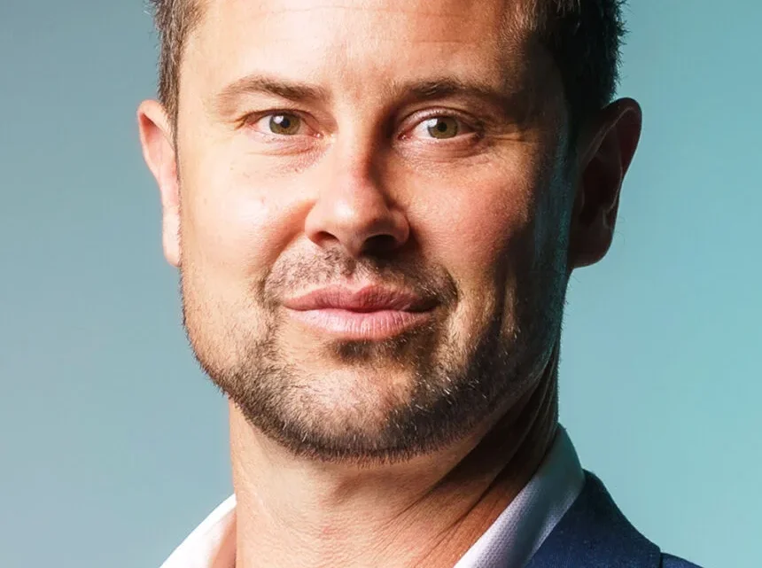 Sam Wallace Biography: Parents, Age, Tv Shows, Wife, Awards, Ethnicity, Net Worth