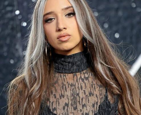 Isabel LaRosa Biography: Songs, Net Worth, Age, Height, Album, Ethnicity, Parents, Net Worth