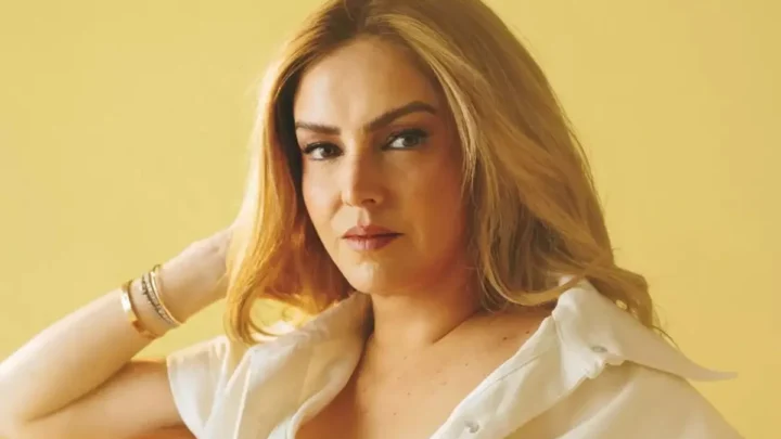 Karla Díaz-Leal Arreguín Biography: Siblings, Age, Net Worth, Height, Parents, Spouse, Songs, TV Shows