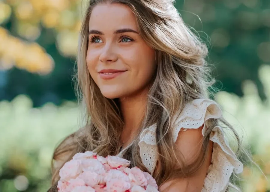 Mina Jacobsen Biography: Siblings, Age, Net Worth, Height, Parents, Boyfriend, YouTube, Instagram