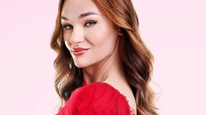 Tone Sekelius Biography: Age, Net Worth, Height, Sister, Songs, YouTube, Career, Husband