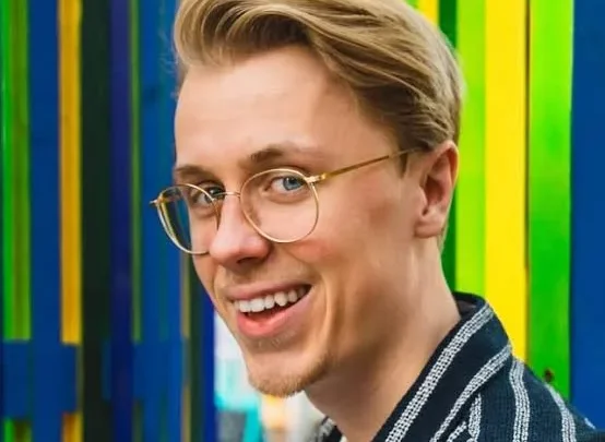 Manfred Biography: Age, Girlfriend, Net Worth, Height, YouTube, Brother, Career