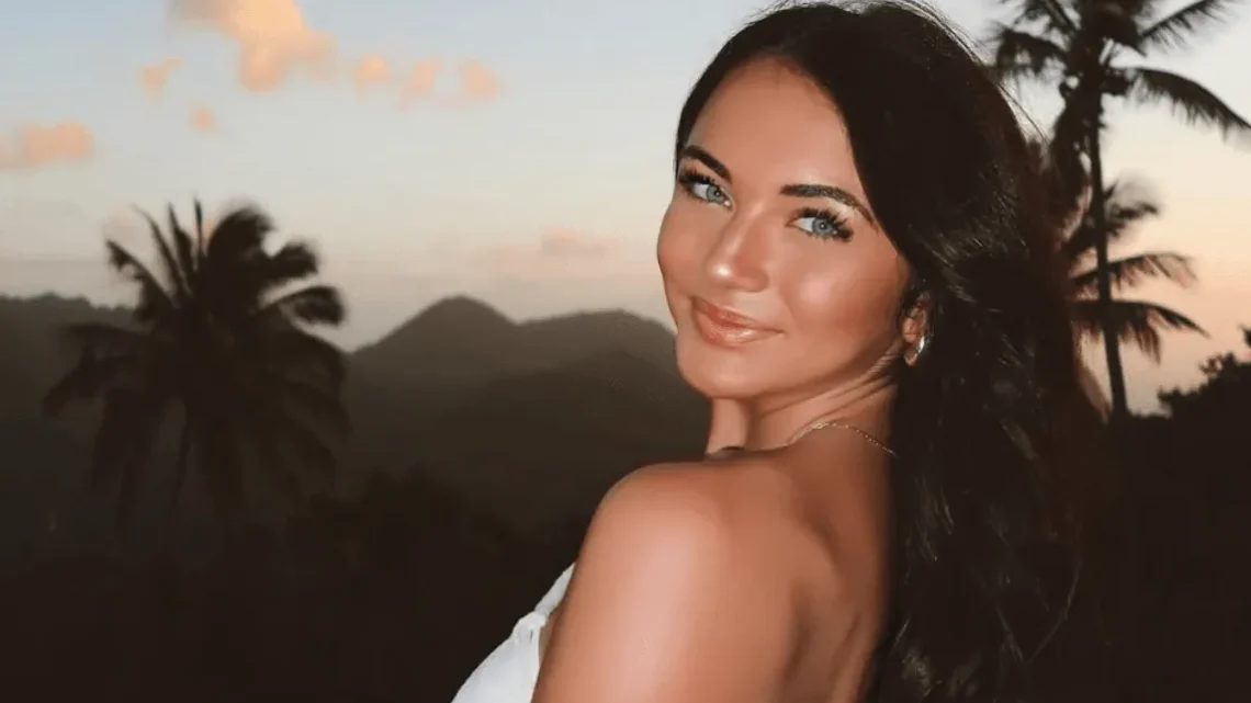 Anna Heid Biography: Boyfriend, Instagram, Brother, Age, Height, Parents, Ethnicity, Net Worth