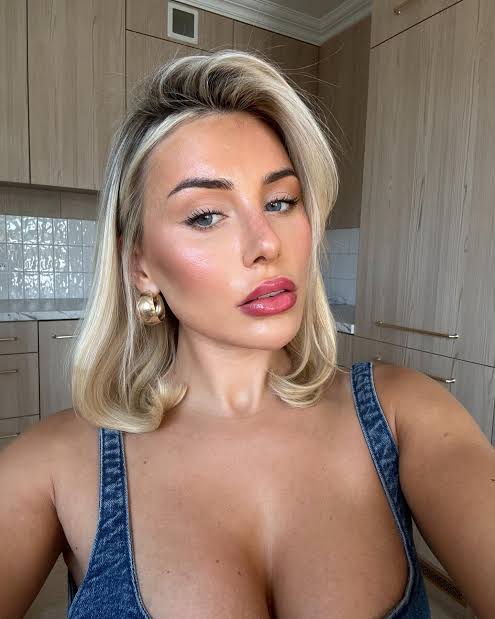 Ellie Brown Biography: Tv Shows, Ethnicity, Net Worth, Awards, Religion, Parents, Age, Boyfriend