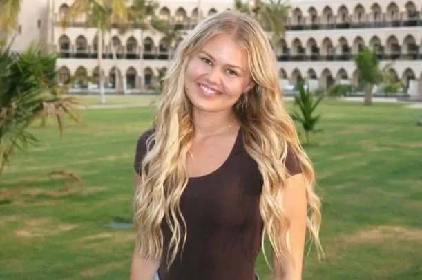 Bella Weems-Lambert Biography: Age, Ethnicity, YouTube, Net Worth, Husband, Parents, Religion