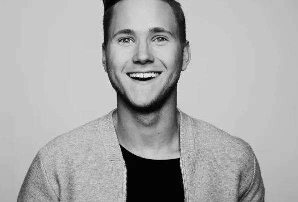 Viktor Frisk Biography: Age, Partner, Net Worth, Height, Songs, Book, Career, Spouse