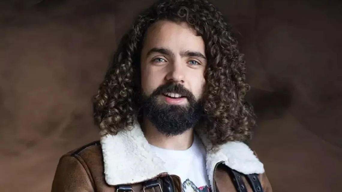 Javier Ibarreche Biography: Age, Net Worth, Height, Parents, TikTok, Film Criticism, Career, Wife