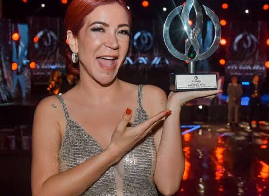 Vanessa Añez Biography: Age, Husband, Net Worth, Songs & Albums, Children, Height, Awards, Instagram, Ethnicity