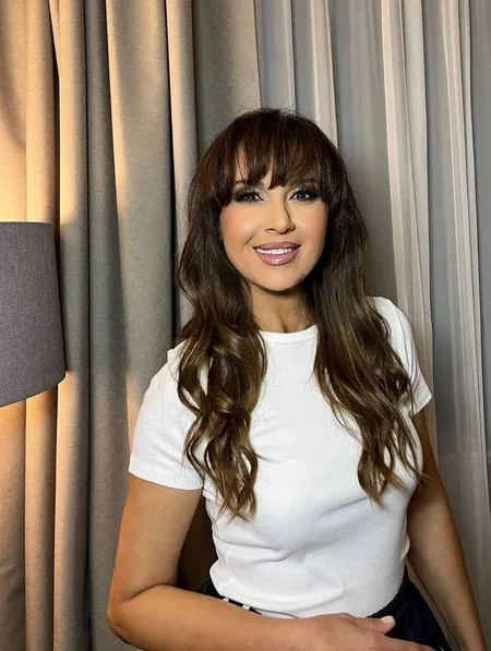 Aleksandra Radović Biography: Age, Net Worth, Height, Parents, Songs, Husband, Daughter, Career