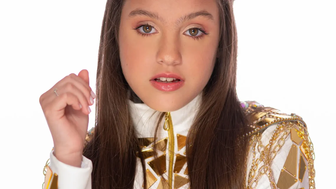 Anabella Queen Biography: Ethnicity, Parents, Songs, Age, Net Worth, Awards, Instagram