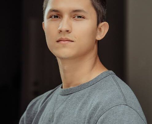 Andrés Cotrino Biography: Girlfriend, Height, Age, Movies, Ethnicity, Religion, Awards, Parents