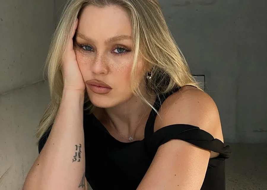 Angelica Blick Biography: Age, Husband, Kids, Parents, Net Worth, Height, Fashion, YouTube