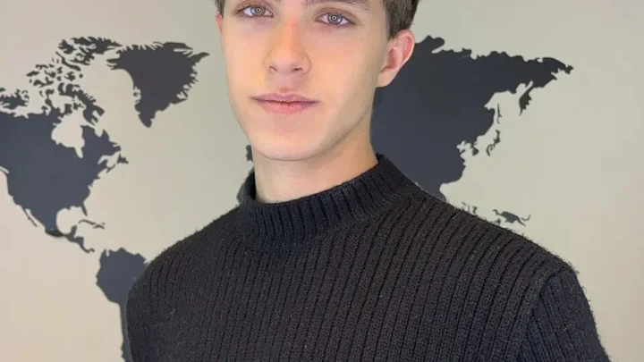 Iker Unzu Biography: Age, TikTok, YouTube, Parents, Net Worth, Height, Podcast, Girlfriend