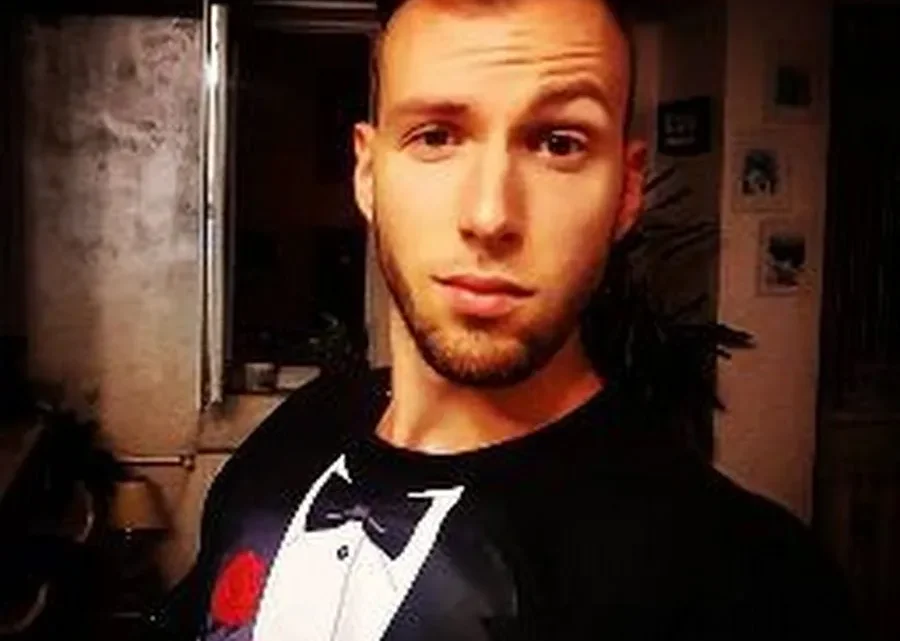 Bondisimo Biography: Net Worth, Age, Songs, Height, Parents, Partner, Albums, YouTube