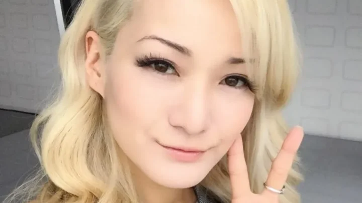 Reina Scully Biography: Age, Husband, Career, Net Worth, Parents, Height, YouTube, Wiki