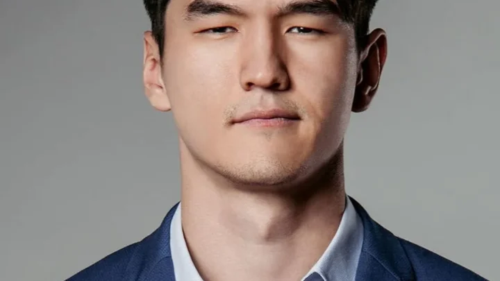 Nurlan Saburov Biography: Age, Wife, Kids, Net Worth, Career, YouTube, Wiki, Instagram