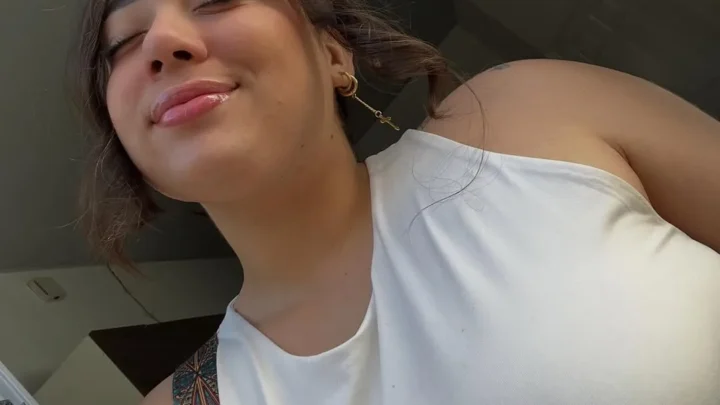 Daniela Flores Biography: Net Worth, Parents, Career, Husband, Age, Height, YouTube, TikTok