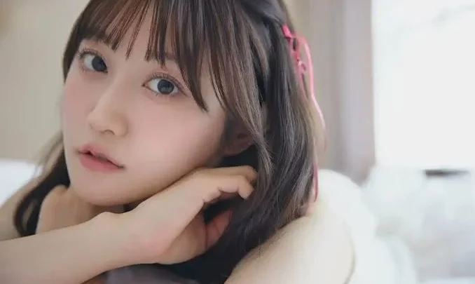 Yui Ogura Biography: Age, Net Worth, Height, Voice, Anime Roles, Songs, Albums, Career, Spouse