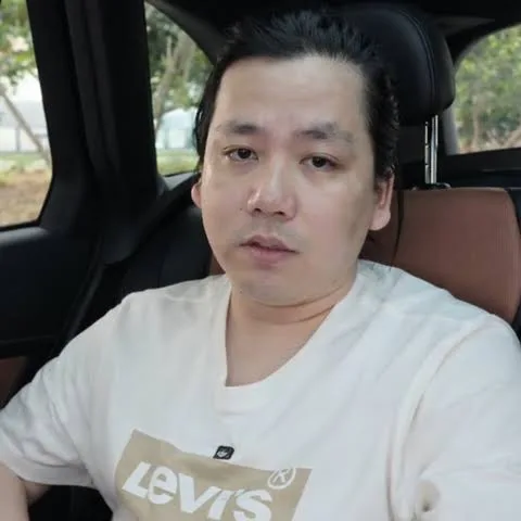 Khoa Pug Biography: Age, Real Name, Net Worth, YouTube, Career, Travels, Girlfriend, Height, Wiki