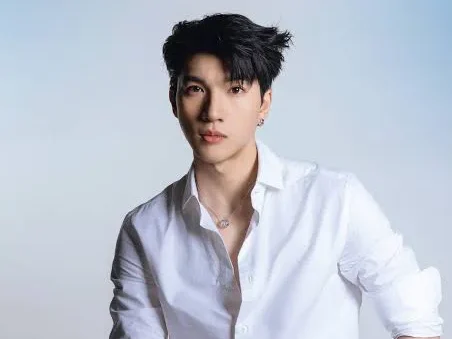 HieuThuHai Biography: Age, Real Name, Net Worth, Height, Career, Album, Fashion, Girlfriend, Awards
