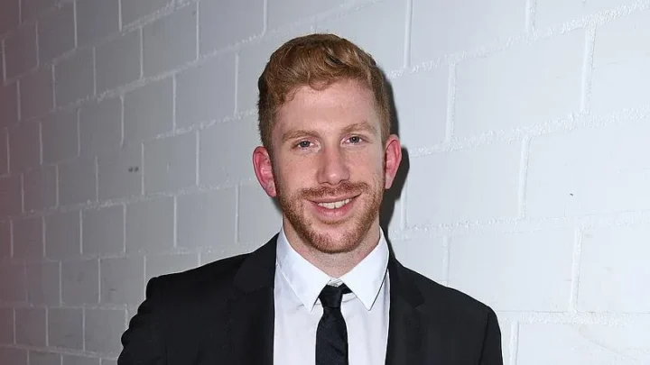 Lars Tönsfeuerborn  Biography: Instagram, Net Worth, Parents, Height, Girlfriend, Age, Tv Shows