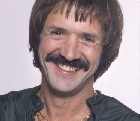 Sonny Bono Biography: Songs, Age, Net Worth, Awards, Children, Height, Marriage, Death