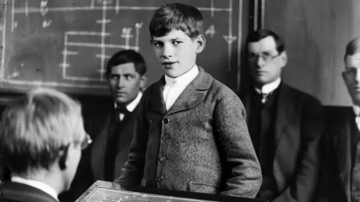 William James Sidis Biography: Ethnicity, Parents, Net Worth, Sister, Height, Awards, Linguistics, Religion, Death