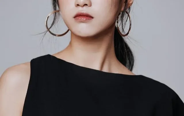 Ha Yoon-kyung Biography: Boyfriend, Net Worth, Age, Height, Movies, Awards, Instagram, Parents