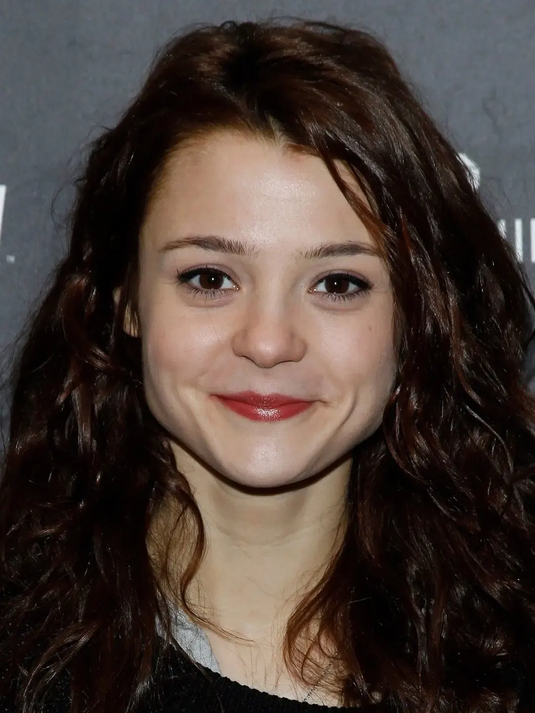 Kathryn Prescott Photo