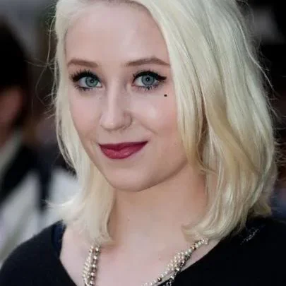 Lily Loveless Biography: Career, Age, Boyfriend, Height, Net Worth, Parents, Movies, Wiki, Awards
