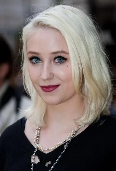 Lily Loveless Biography: Career, Age, Boyfriend, Height, Net Worth, Parents, Movies, Wiki, Awards