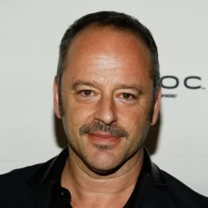 Gil Bellows