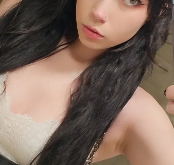 Layna Lazar Biography: Ethnicity, Parents, Net Worth, Age, Boyfriend, Height