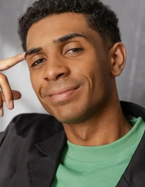 Theo Shakes Biography: TikTok, Parents, Books, Instagram, Ethnicity, Age, Net Worth