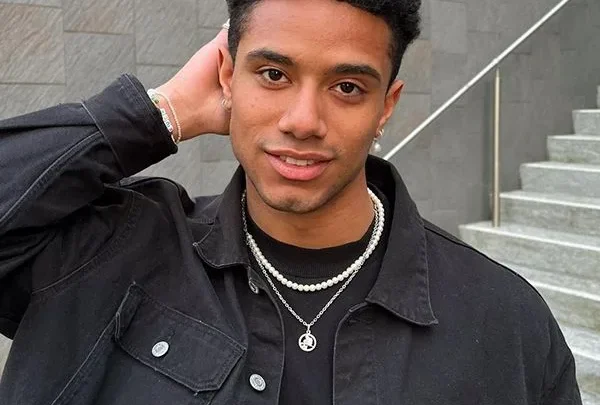 Naswyn Biography: Parents, Net Worth, YouTube, Age, Real Name, Height, Ethnicity, Religion, Girlfriend