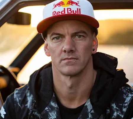 Michael Whiddett Bio: Children, Height, Athletics, Age, Parents, Ethnicity, Wife, Awards, Net Worth