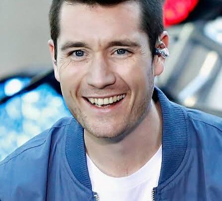 Dan Smith Biography: Ethnicity, Net Worth, Songs, Awards, Parents, Instagram, Religion