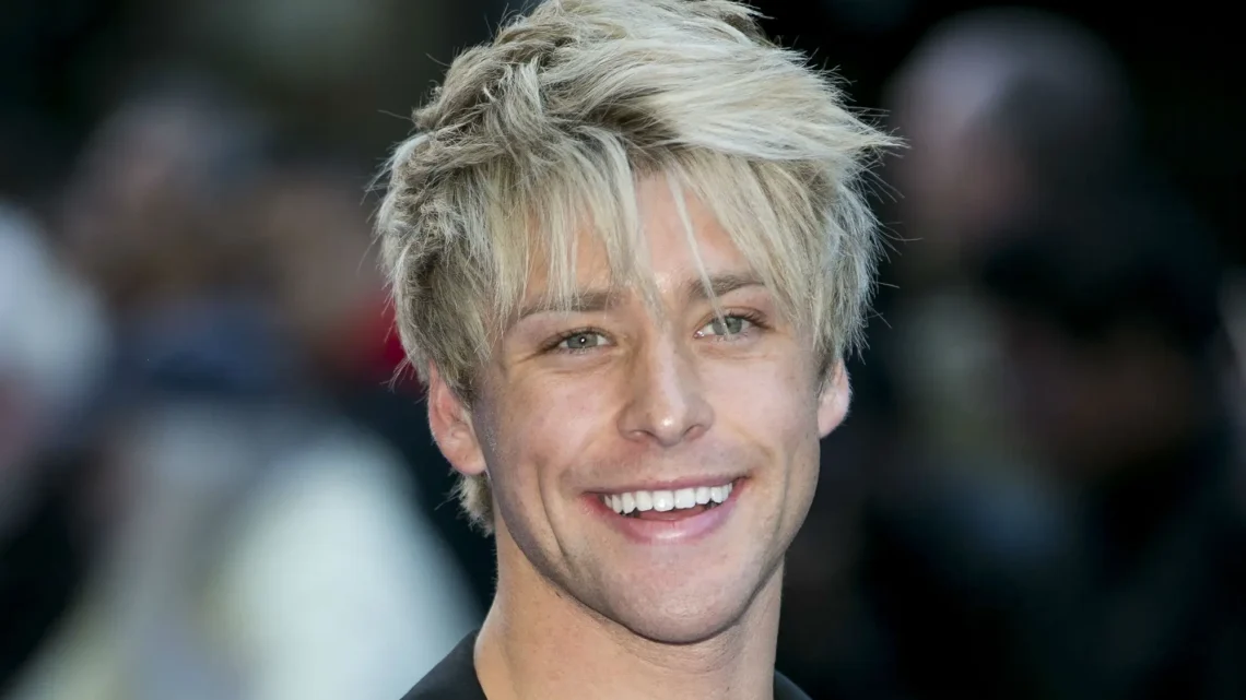 Mitch Hewer Biography: Age, Wife, Sister, Kids, Height, Net Worth, Parents, Movies, TV Shows
