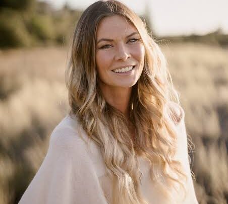 Chelsea Winter Biography: Husband, Net Worth, Recipes, Parents, Ethnicity, Height, Books, Awards