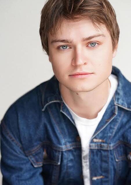 Connor Paton Biography: Ethnicity,, Age, Movies, Girlfriend, Height, Net Worth, Awards, Parents