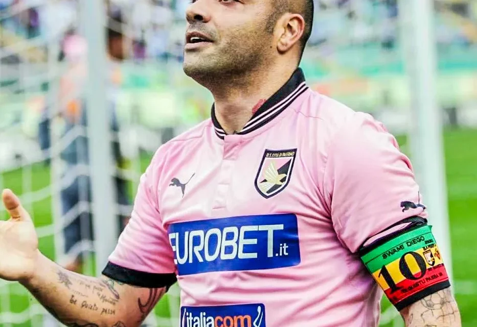 Fabrizio Miccoli Biography: Net Worth, Children, Age, Contracts, Medals, Height, Ethnicity, Wife