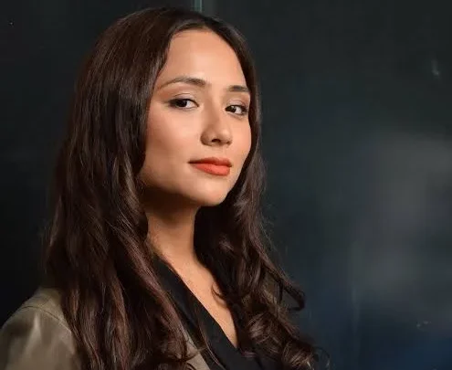 Shalma Eliana Biography: Net Worth, Age, Height, Boyfriend, Parents, Songs, Albums, Instagram