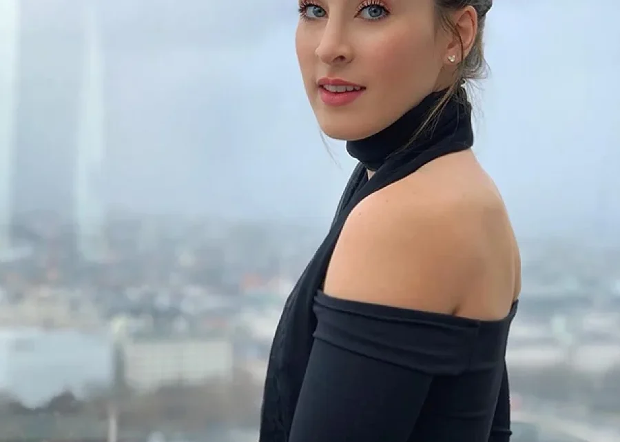 Carlotta Ferlito Biography: Instagram, Net Worth, Awards, Age, Height, Parents, Ethnicity, Siblings