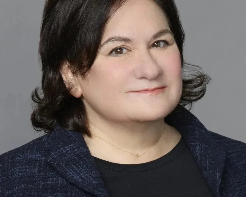 Terri Minsky Biography: Awards, Husband, Ethnicity, Net Worth, Age, Children, Height, Instagram