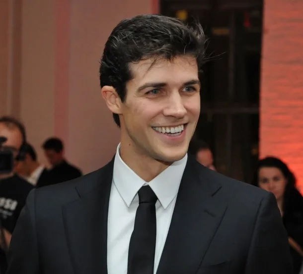 Roberto Bolle Biography: Ethnicity, Parents, Instagram, Net Worth, Tv Shows, Age, Height