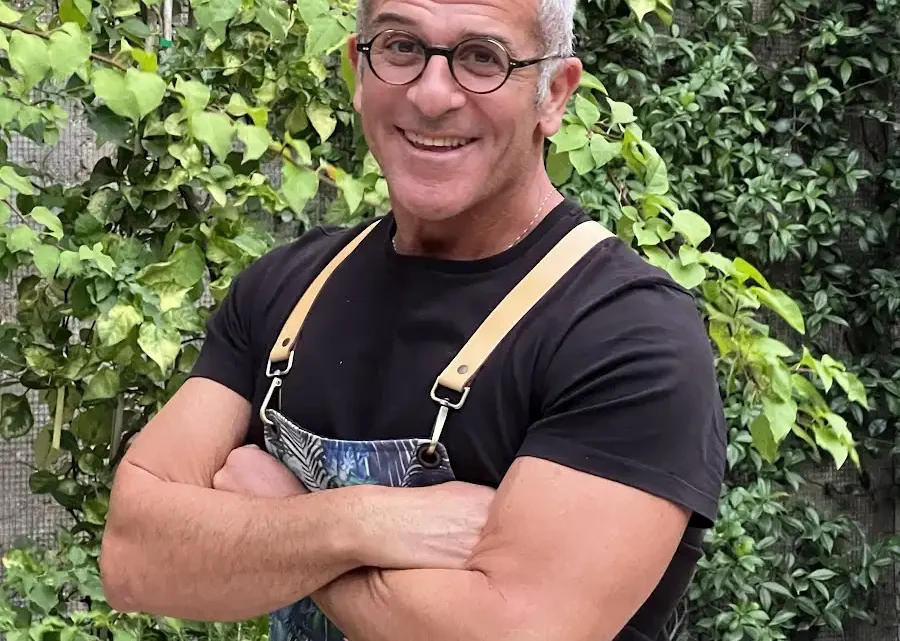 Max Mariola Biography: Ethnicity, Age, YouTube, Net Worth, Awards, Instagram, Parents